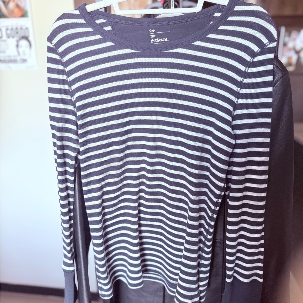 GAP Navy and White Waffle Crew